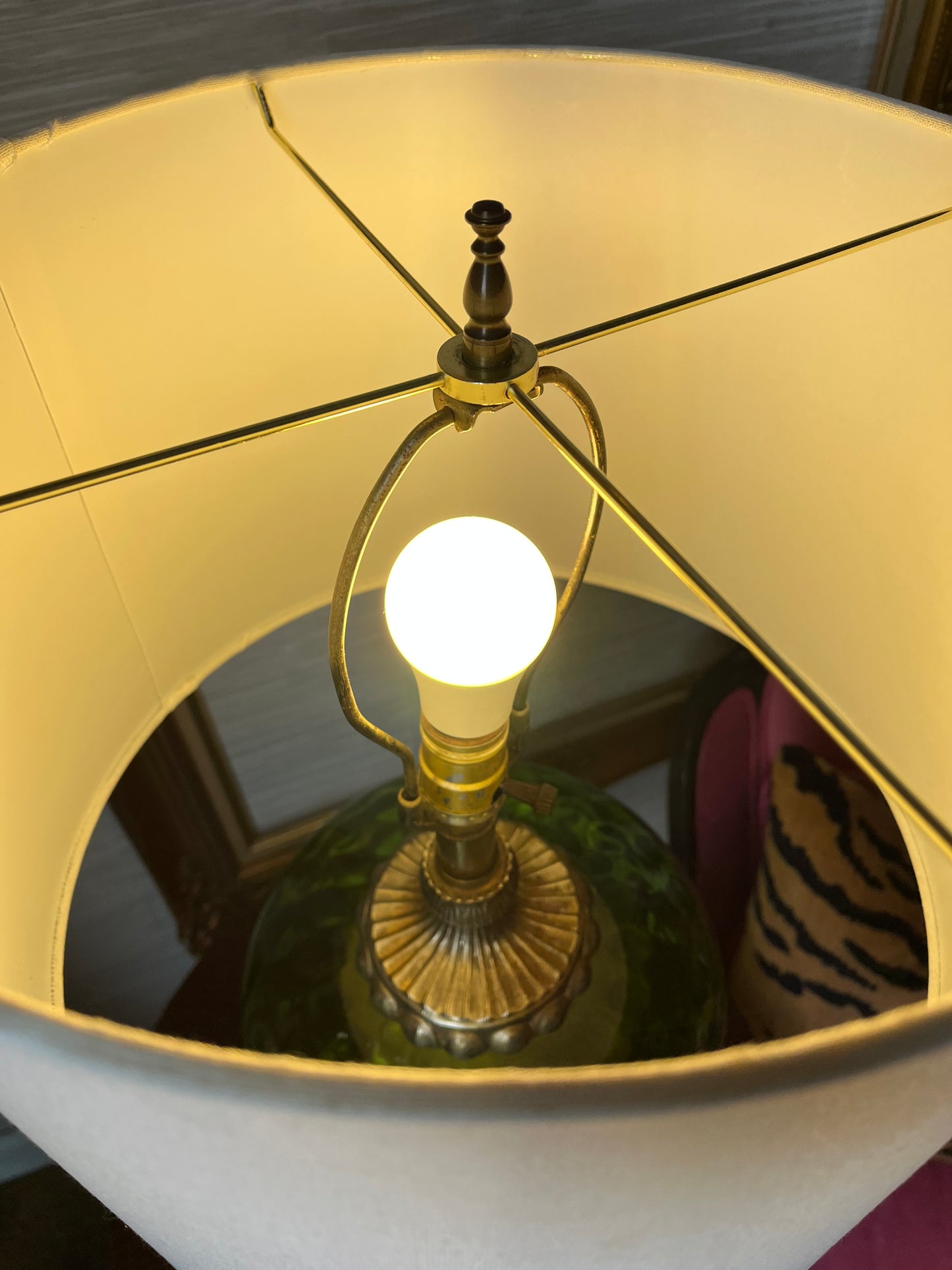 Beautiful Vintage Italian Empoli Green Glass Cherub Table Lamp