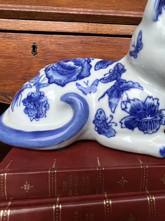 Enchanting Vintage Blue & White Chinoiserie Hand Painted Cat