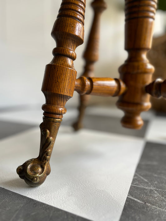 Oak Claw & Ball Piano Stool – Traditional Adjustable Vanity or Accent Seat with Turned Legs and Ornate Brass Foot Detail