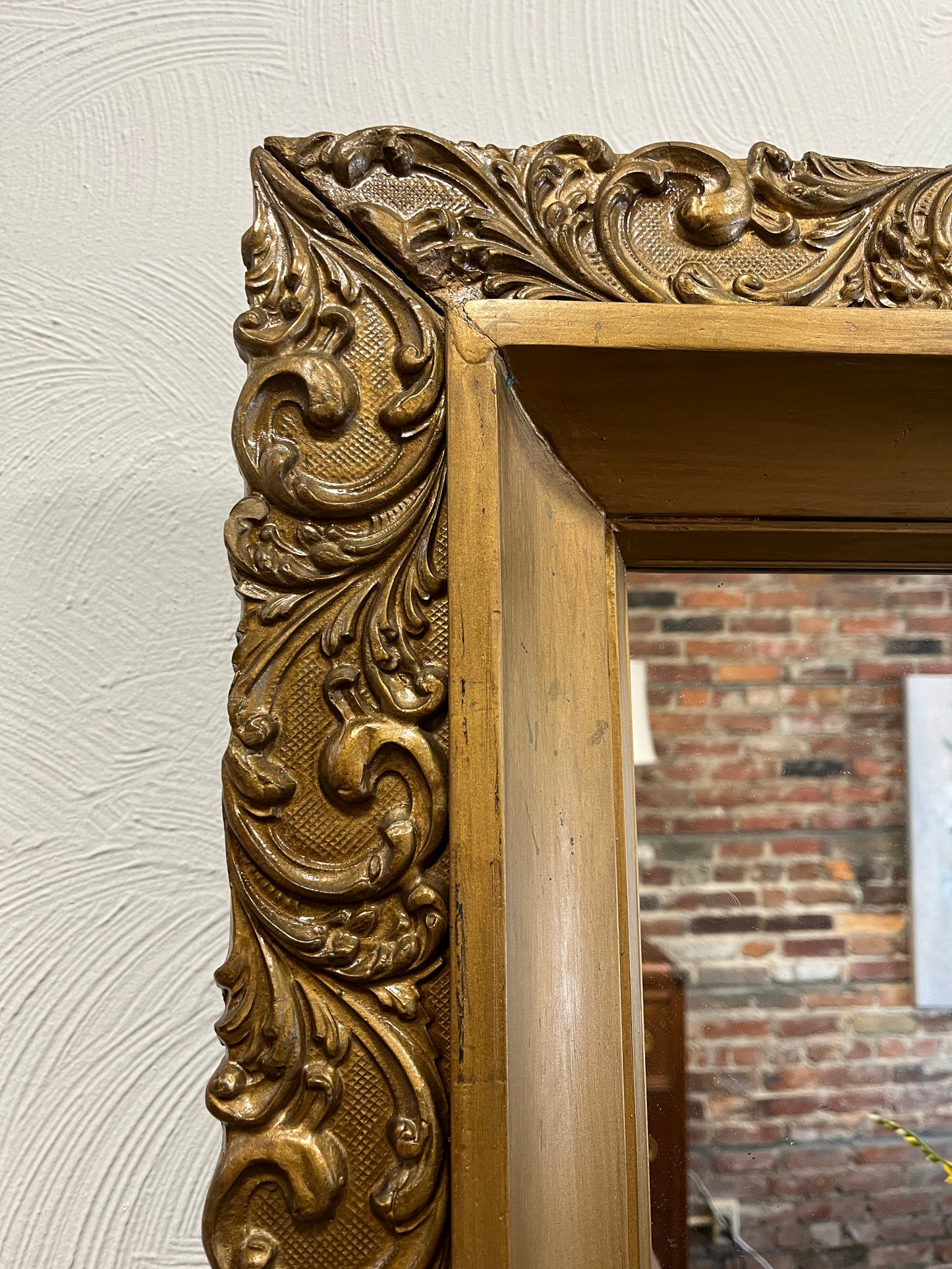 Exquisite Antique Giltwood Mirror with Intricate Gesso Overlay