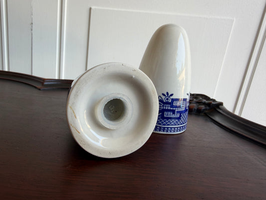 Vintage Blue Willow Salt and Pepper Shakers, Blue and White Porcelain Shaker Set, Chinoiserie Kitchen Decor, Grandmillennial Tableware