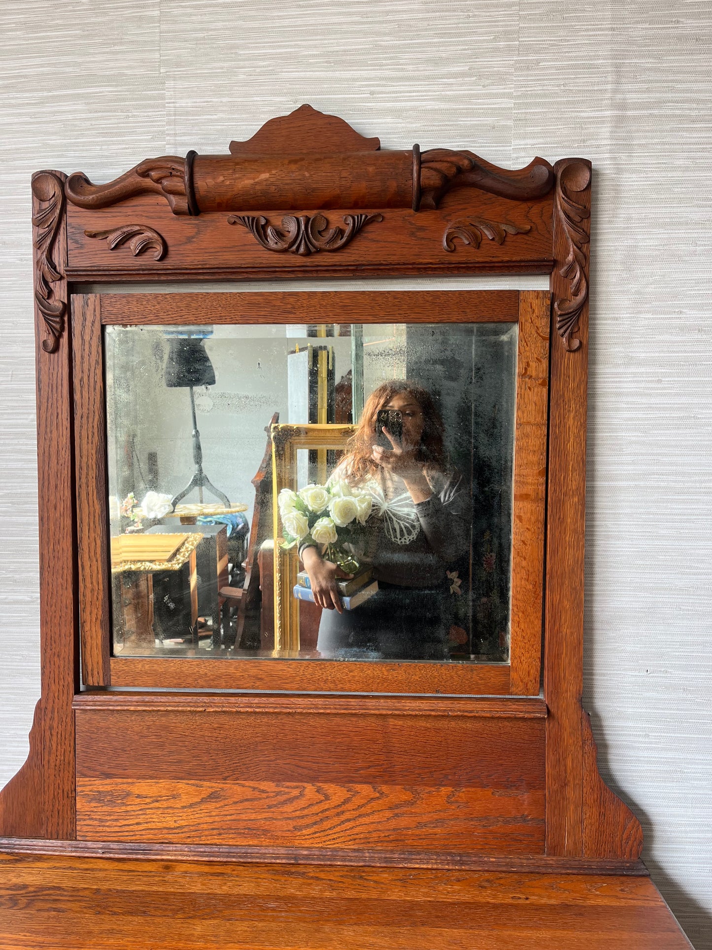 Antique Early 1900s Victorian Era Hand Carved Quartersawn Tiger Oak 4 Drawer Swivel Mirrored Dresser