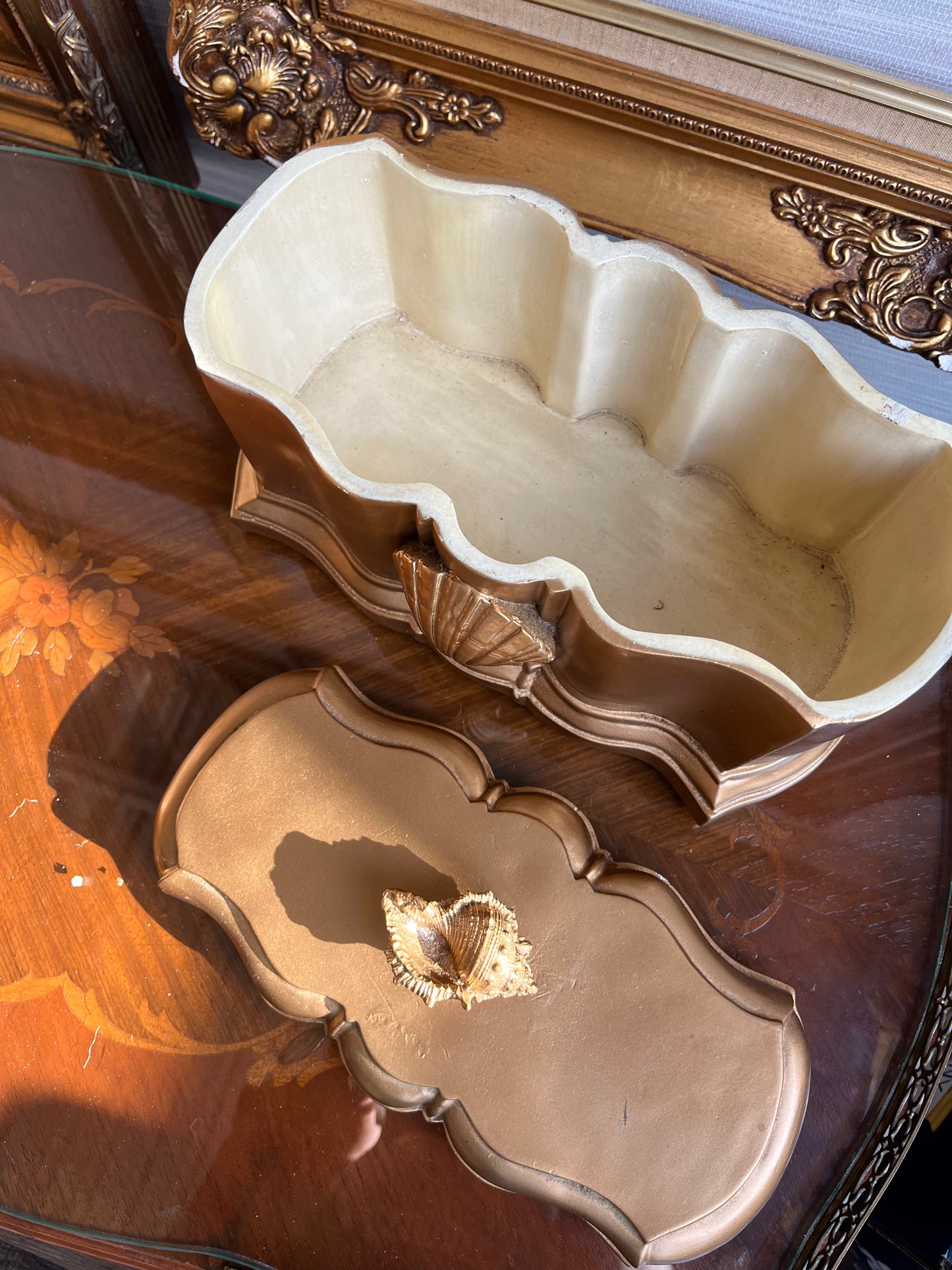 Gorgoeus Gold Shell Decorative Shell Jewelry Box