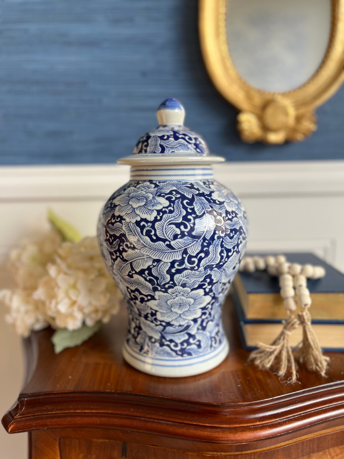 Vintage Cobalt Blue & White Ginger Jar – Chinoiserie Porcelain with Lid