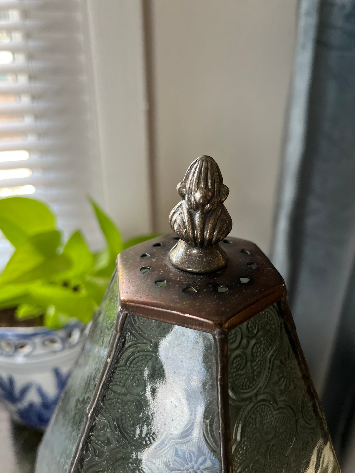 Vintage-Inspired Tiffany Style Frosted Blue Glass Accent Lamp