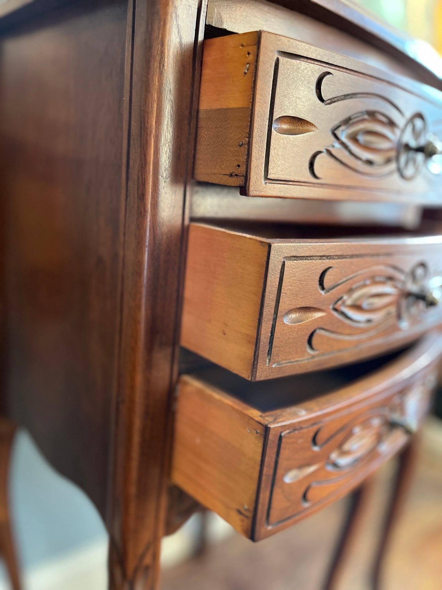 Pair of Vintage Hand Carved French-Style Marble-Top Nightstands / End Tables