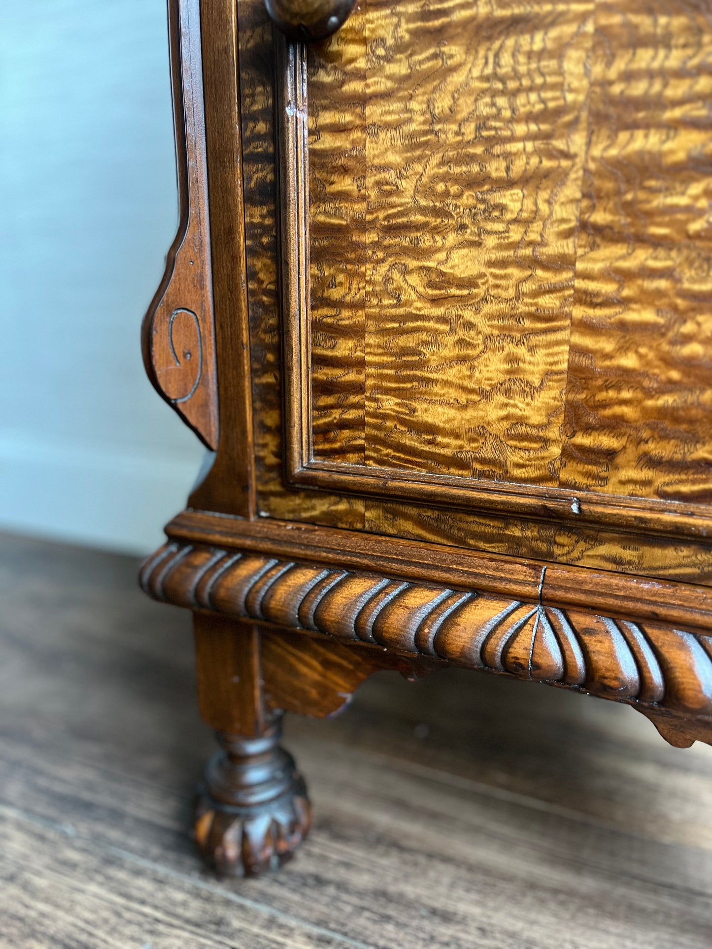 Vintage Tiger Oak Nightstand Cabinet Side Table W/ Ornate Carvings & Bun Feet – 1940s-1950s Solid Wood