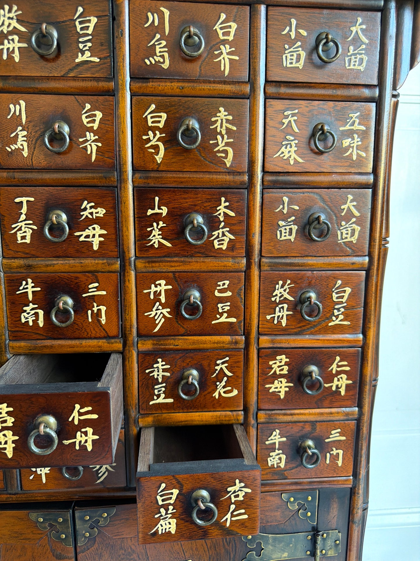Vintage Chinese Apothecary Cabinet – Mid Century Herb Medicine Chest with Labeled Drawers, Asian Chinoiserie Storage Cabinet
