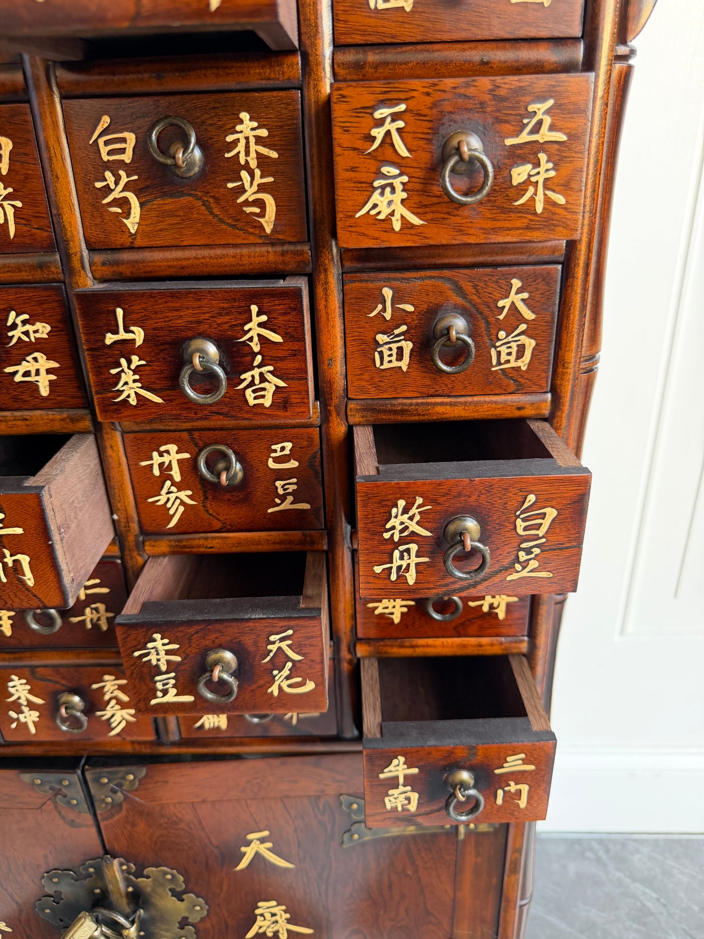 Vintage Chinese Apothecary Cabinet – Mid Century Herb Medicine Chest with Labeled Drawers, Asian Chinoiserie Storage Cabinet