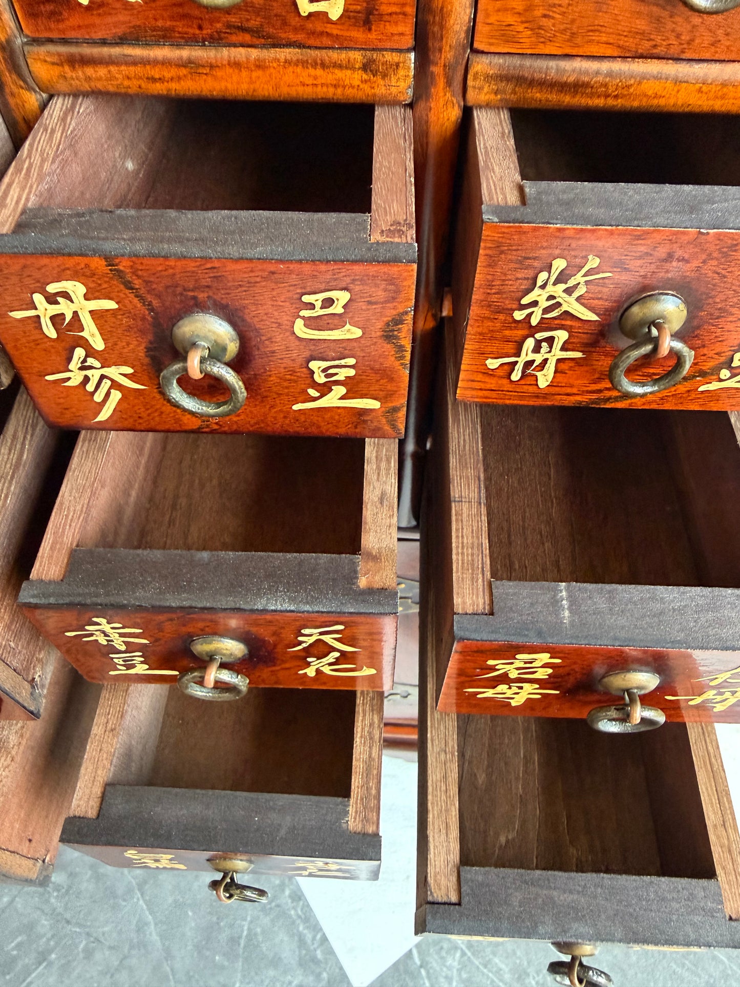Vintage Chinese Apothecary Cabinet – Mid Century Herb Medicine Chest with Labeled Drawers, Asian Chinoiserie Storage Cabinet