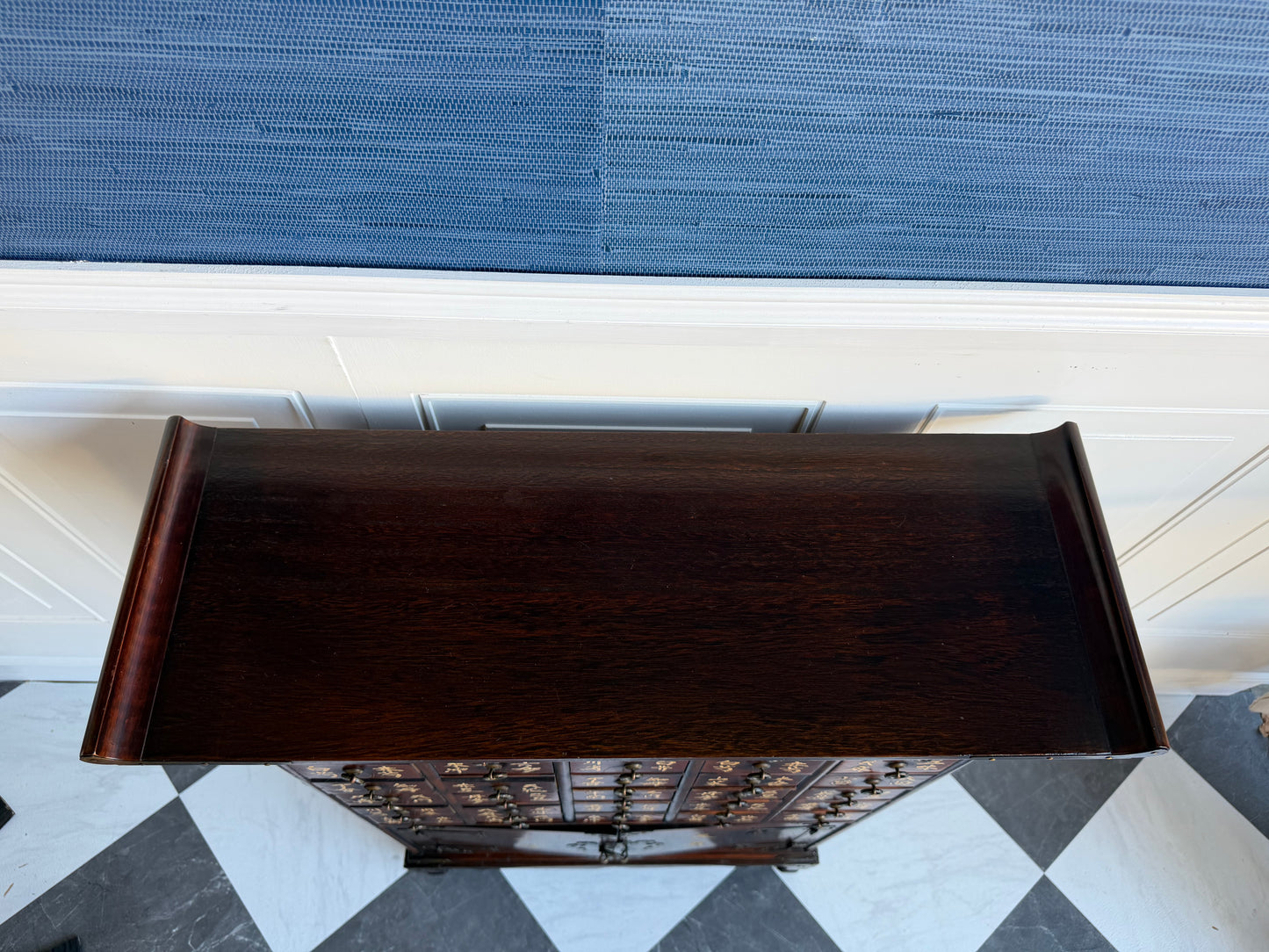 Vintage Chinese Apothecary Cabinet – Mid Century Herb Medicine Chest with Labeled Drawers, Asian Chinoiserie Storage Cabinet