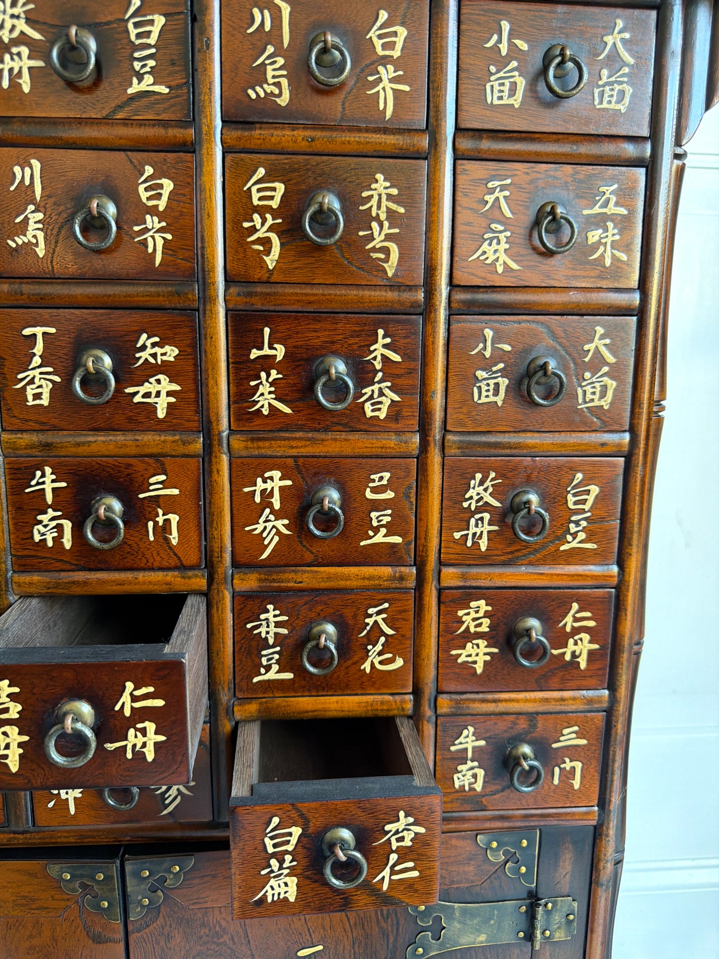 Vintage Chinese Apothecary Cabinet – Mid Century Herb Medicine Chest with Labeled Drawers, Asian Chinoiserie Storage Cabinet